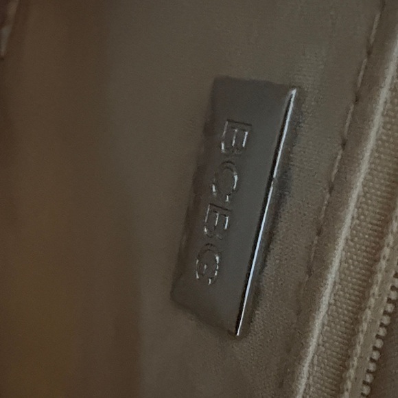 White and Tan Woven Handbag - Picture 5 of 7